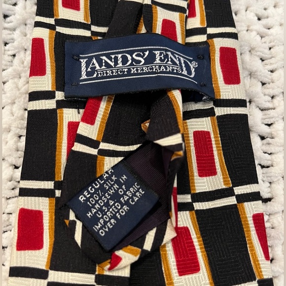 Lands End Men’s Neck Tie 100% Silk Hand Sewn, Black w/Red/Gold/Ivory; 60" x 3.5" - Picture 3 of 7